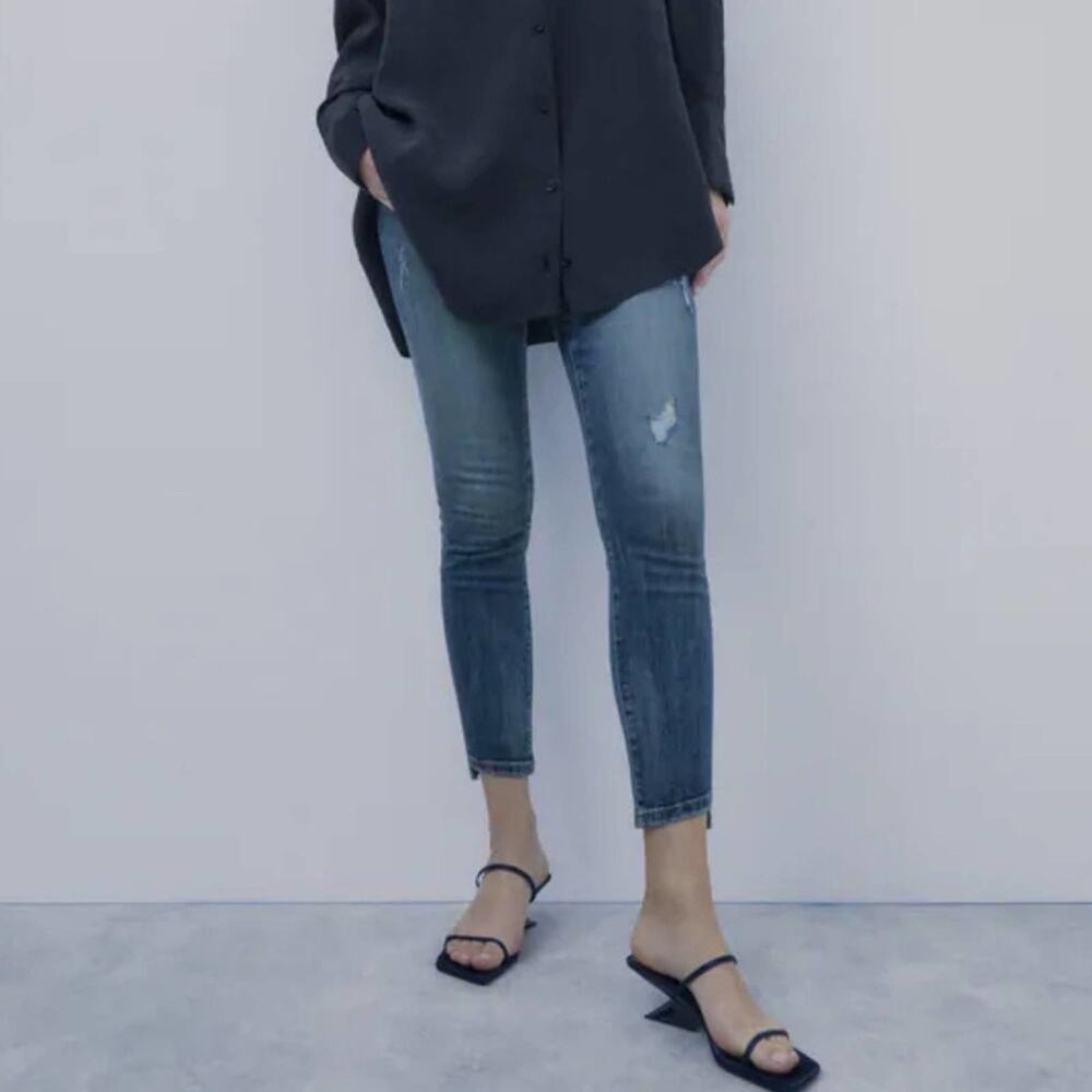Zara Mid Rise Skinny Distressed Jeans Size 6 NWT